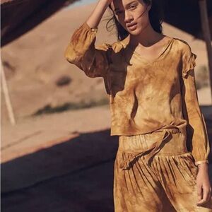 Madewell Egyptian Gold Tie Dye Ruffle Shoulder
V-Neck Blouse Top NWT Size Small